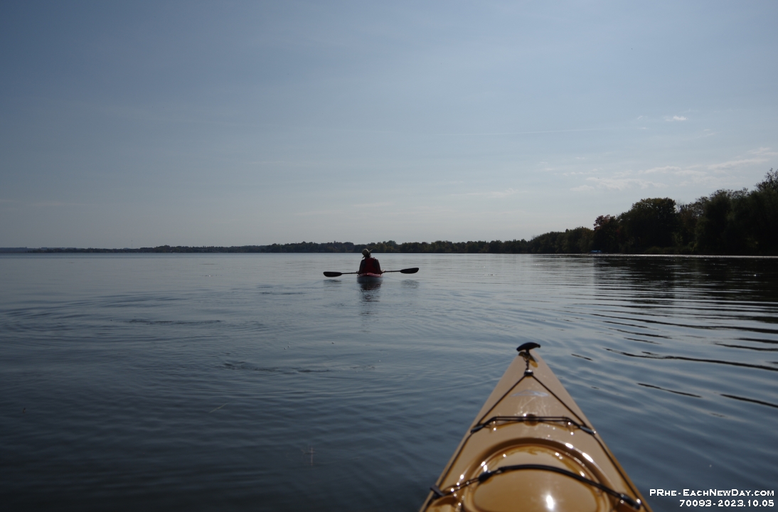 70093RoCr - A lovely Sunday afternoon with Beth kayaking Lake Scugog from Port Perry